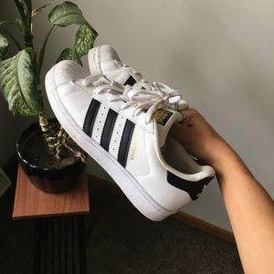 Adidas superstars